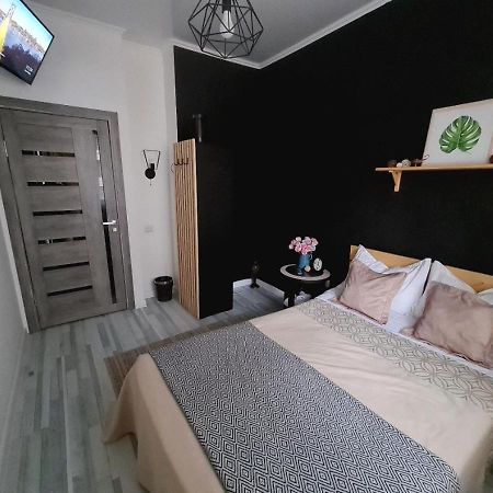 Halal-Apartamenty Рядом Трц Megaalma-Ata Buitenkant foto