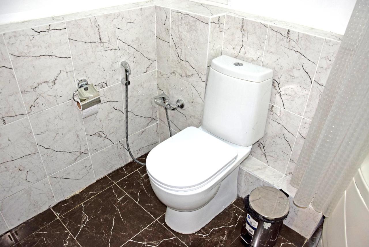 Halal-Apartamenty Рядом Трц Megaalma-Ata Buitenkant foto